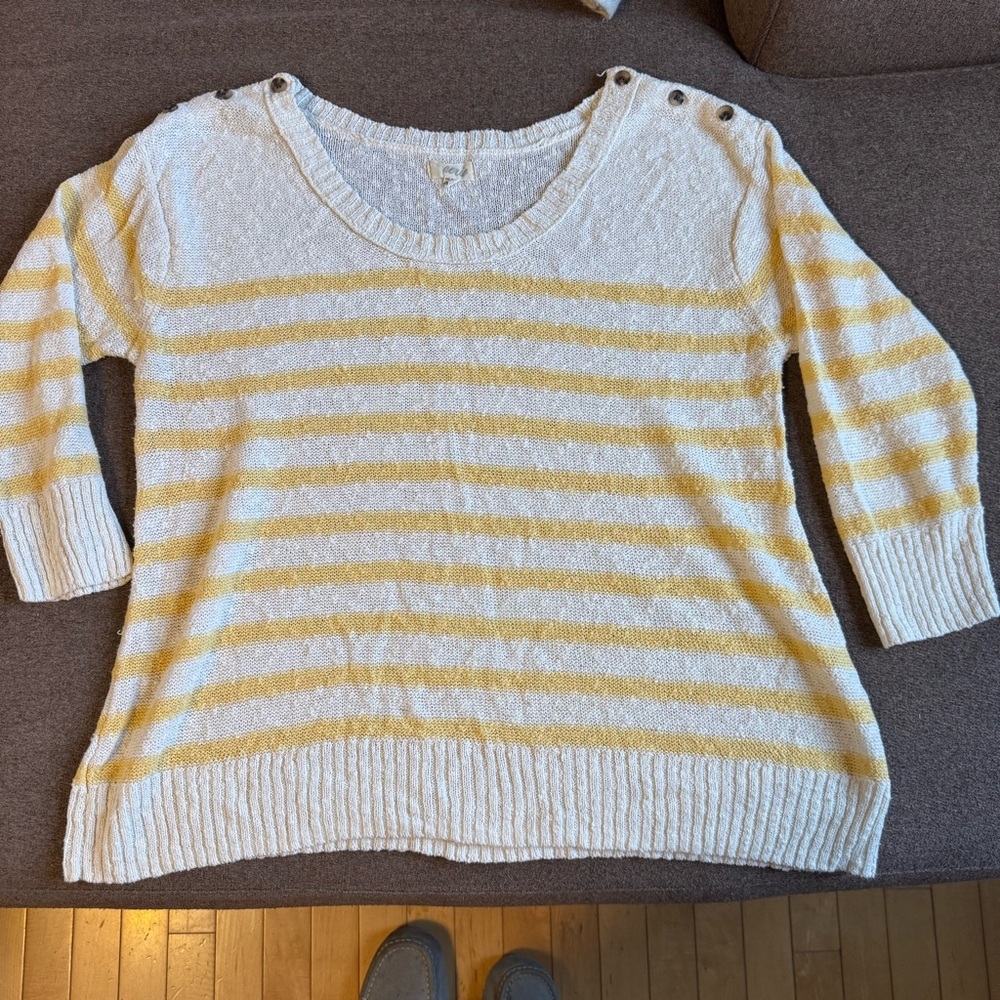 Aerie Striped Yellow and White Women's summer sweater XXL gently used